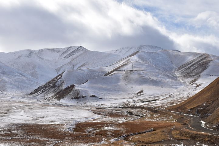 Verzuckerte Berge am Dolon Pass