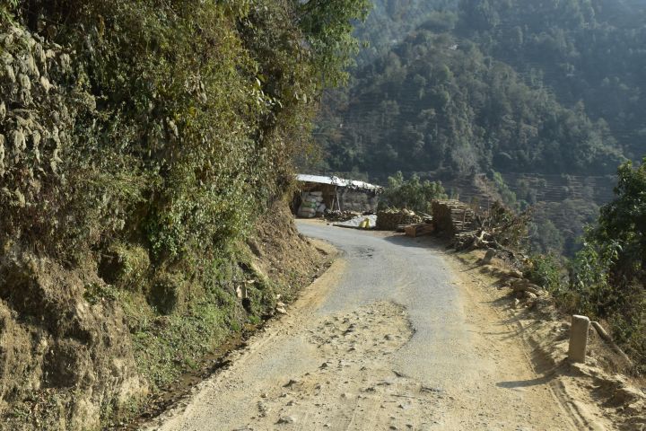 Tribhuwan Highway: schmal, kurvig und löchrig