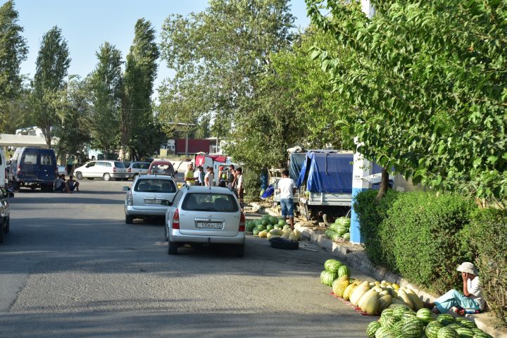 Melonenverkäufer am Strassenrand