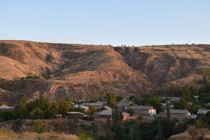 Dorf zwischen Vahdat und Dangara, im Südwesten von Tadschikistan