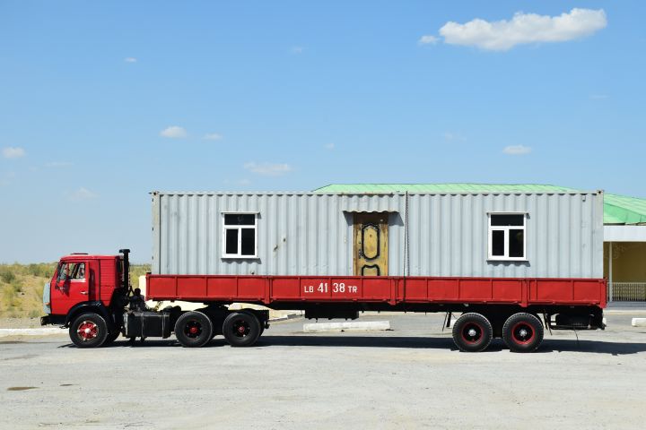 Grosses Motorhome oder nur Containertransport?