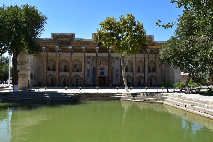 Bolo-Hauz Moschee