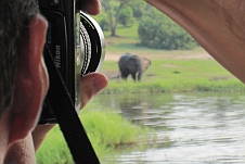 Thomas hat Elefant im Kameravisier
