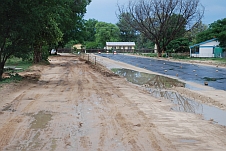 Strassenbau in Shakawe