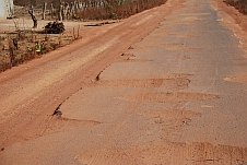 “Strasse“ zur senegalesischen Grenze nach Brikama