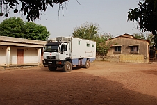 Unser Standplatz in der Dependance der katholischen Mission in Koundara