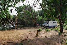 Unser Camp oberhalb der Kambadaga Wasserfälle direkt am Fluss