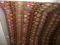 Schöne Decke im Restaurant des Hotel Fouta in Dalaba