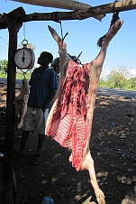 An diesem geschlachteten Schwein ist uns nicht genug Fleisch dran