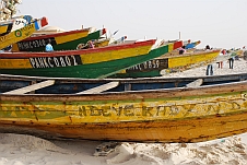 Fischerboote am Strand von Nouâkchott