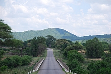 Unterwegs auf der Hauptstrasse nach Bulawayo östlich von Hwange