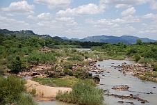 Der Tokwe Fluss in der Nähe von Ngundu