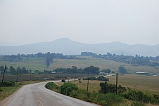Zwischen Matsapha und Mbabane den Bergen entgegen