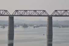 Eisenbahnbrücke über den Betwa kurz nach Orchha