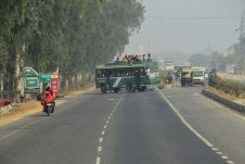 Darum war die Strasse so leer: Ausgangs Amritsar drehen alle um