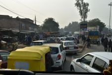 Die indische Verkehrshölle an der Abzweigung nach Fatehpur Sikri