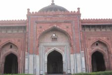 Qila-i-Kuhna Moschee