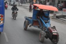 Bergbauern-Traktor in Pokhara