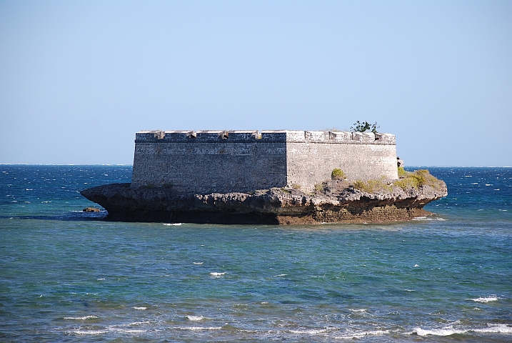 Insel und Fort S&atilde;o Lauren&ccedil;o vor der Ilha de Mo&ccedil;ambique