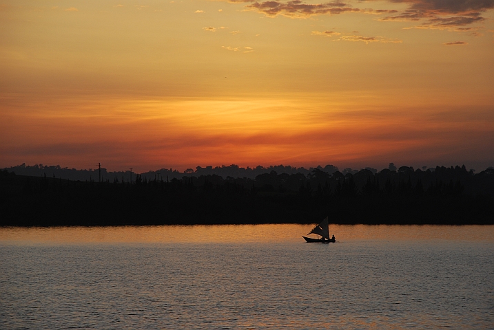 Abendstimmung &uuml;ber dem Viktoriasee bei Jinja