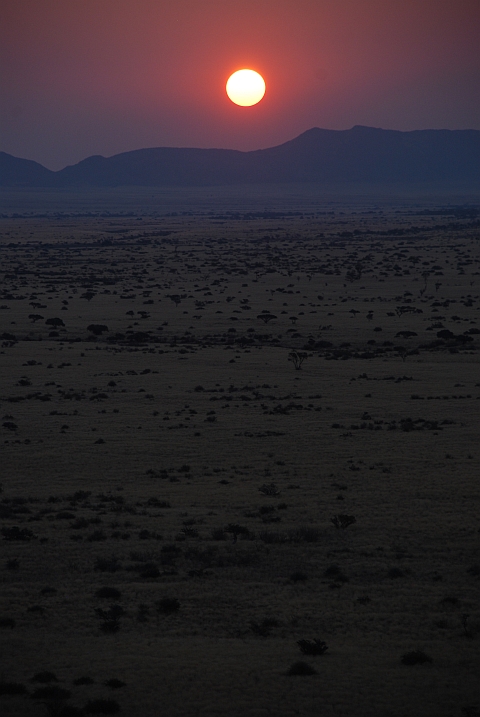 Sonnenuntergang in der N&auml;he von Solitaire beim Camp Gecko