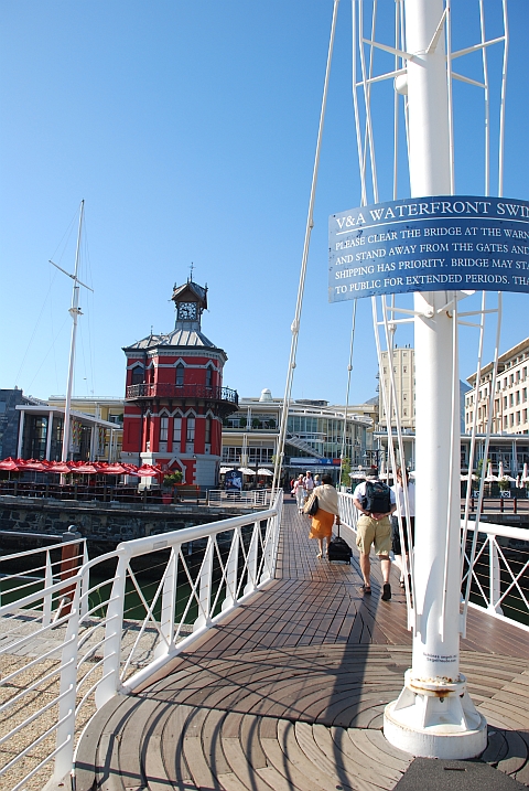 Die Schwingbr&uuml;cke beim Clock Tower an der Victoria&Albert Waterfront