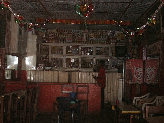 Restaurant und Laden in Lab&eacute;