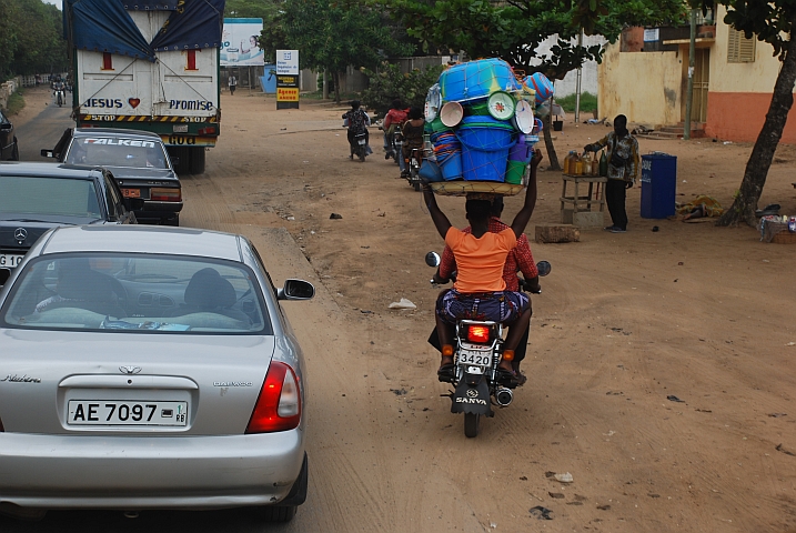 Die grosse Kunst des Motorradbeifahrens in An&eacute;ho