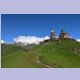 Tsminda Sameba Kloster und halb verdeckter Kazbegi Berg
