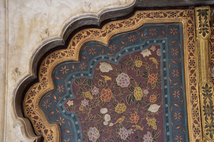 Detail einer T&uuml;re im Hawa Mahal