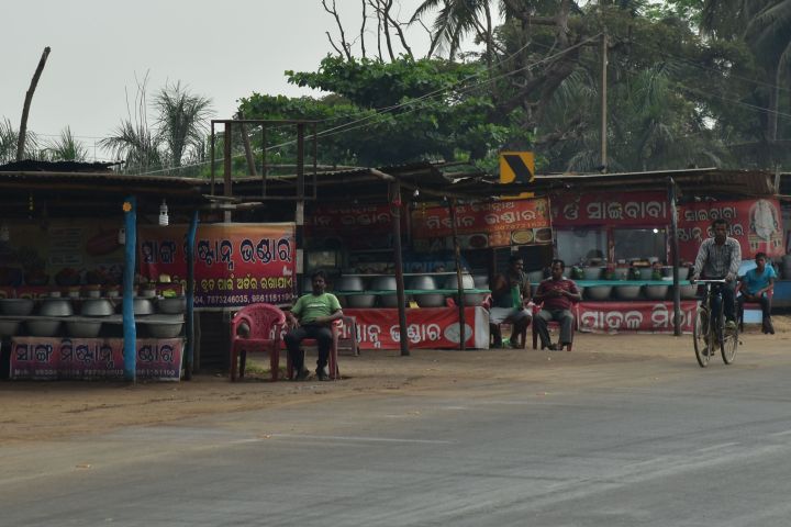 Beckenverk&auml;ufer in der N&auml;he von Bhubaneswar