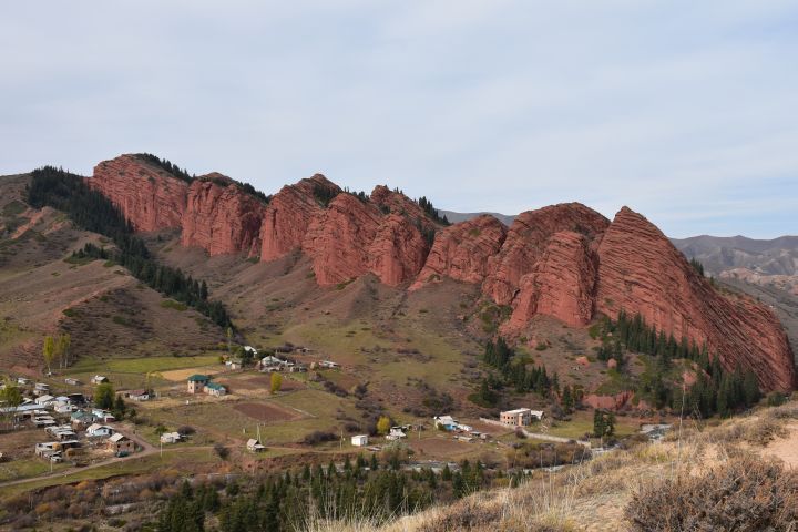 Die &ldquo;Sieben Bullen&ldquo; genannte Felsformation in Jeti Oguz