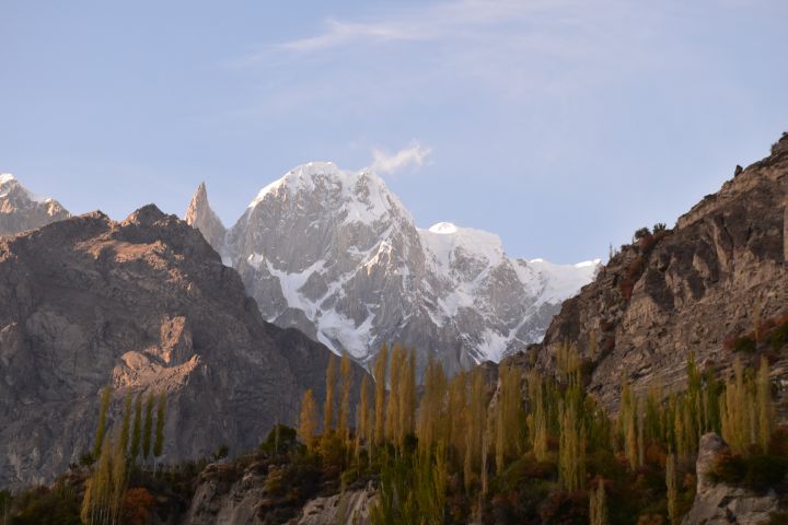 Hunza Peak mit dem dazugeh&ouml;renden Bublimotin, auch Ladyfinger Peak genannt