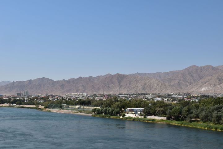 Durch Khujand fliesst der Syr Darya, einer der beiden Aralsee Zufl&uuml;sse
