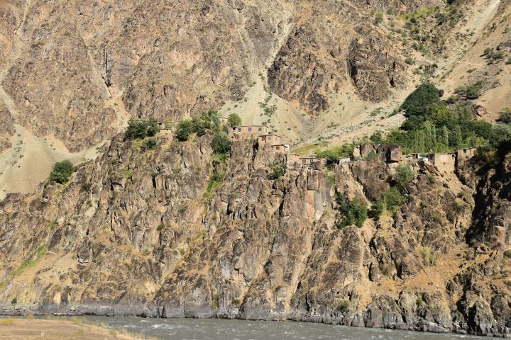 Afghanisches Dorf in der N&auml;he von Khostav
