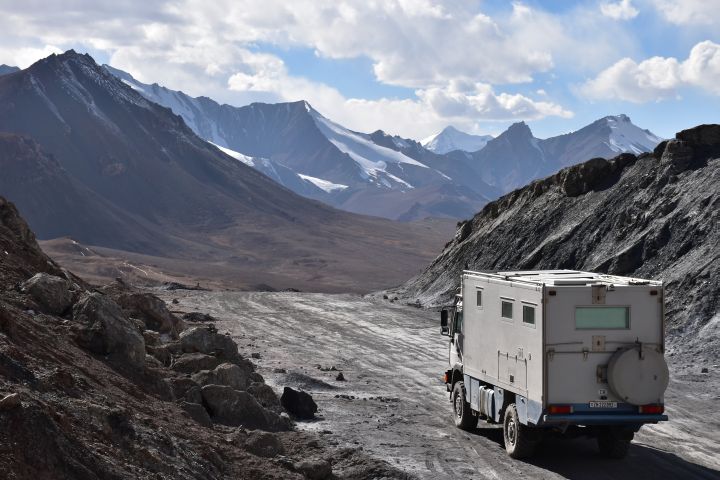Obelix auf dem Dach des Pamir auf 4&rsquo;655m