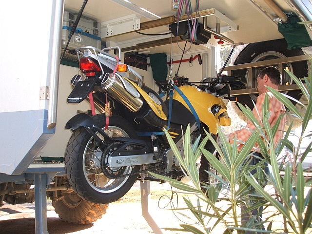 F&egrave;s, Marokko: Asterix wird aus der Obelix Garage &ldquo;abgeseilt&ldquo;